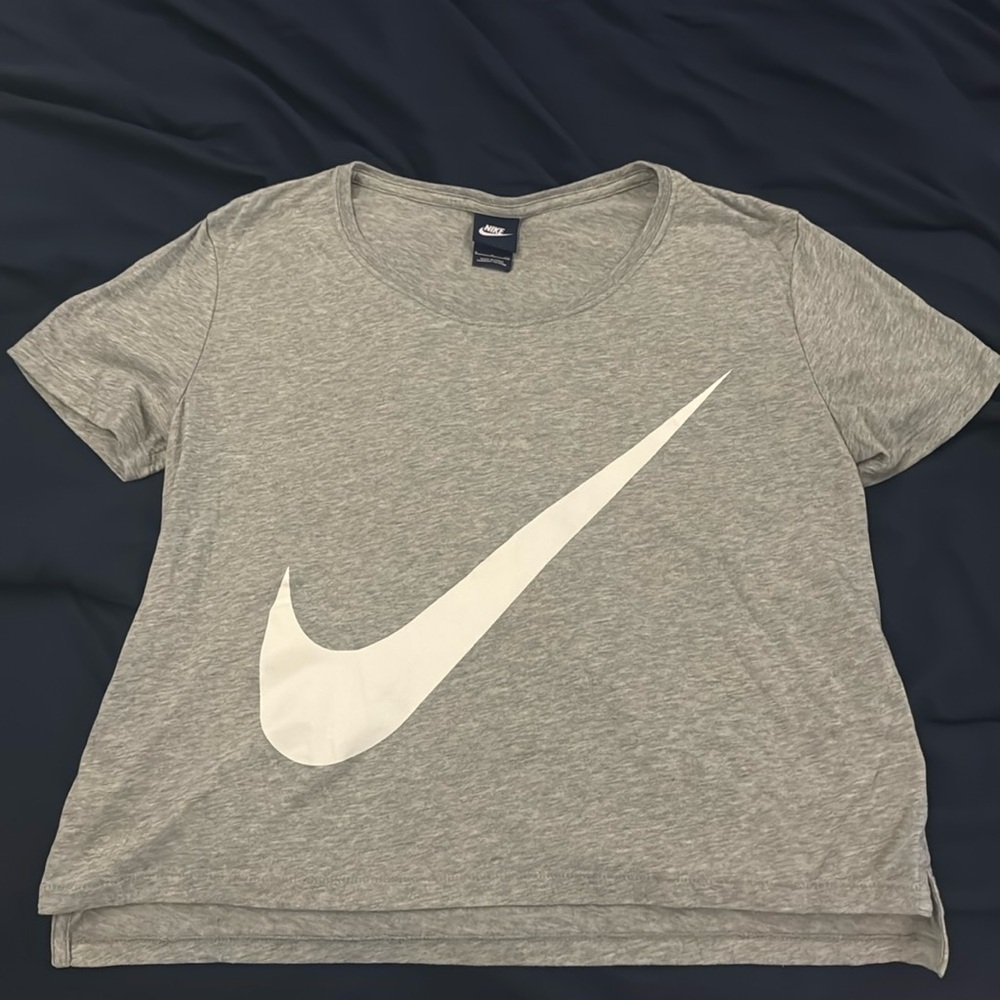 Women’s Nike Top